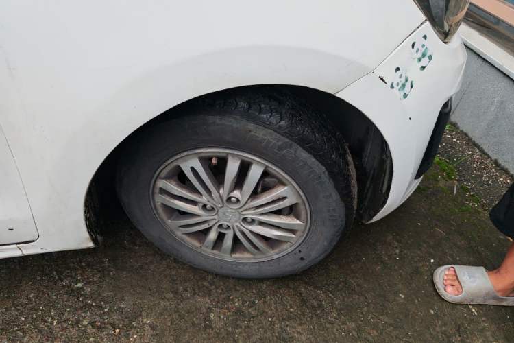 Used Kia Pegas 2019 1.4L Automatic Value Edition National VI Standard Right Front Wheel Hub