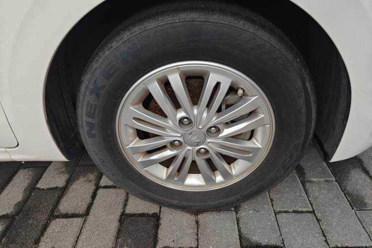 Used Kia Pegas 2019 1.4L Automatic Value Edition National VI Standard Right Front Wheel Hub