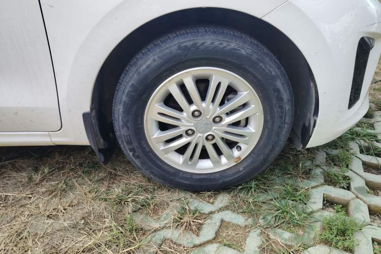 Used Kia Pegas 2019 1.4L Manual Value Edition National VI Standard Right Front Wheel Hub