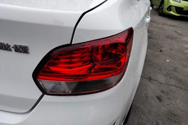 Used Kia Pegas 2019 1.4L Automatic Value Edition National VI Standard Right Rear Taillight