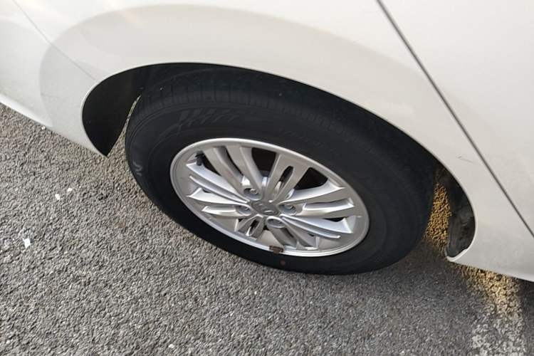 Used Kia Pegas 2019 1.4L Automatic Value Edition National VI Standard Right Rear Wheel Hub