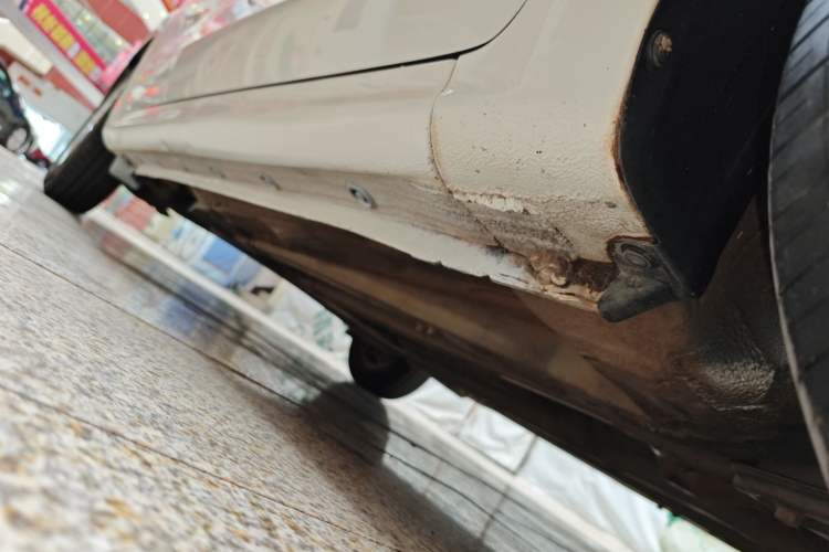 Used Kia Pegas 2019 1.4L Manual Value Edition National VI Standard Right Side Sill