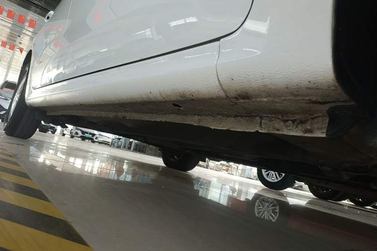 Used Kia Pegas 2019 1.4L Manual Value Edition National VI Standard Right Side Sill