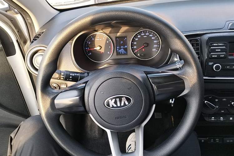 Used Kia Pegas 2019 1.4L Automatic Value Edition National VI Standard Steering Wheel
