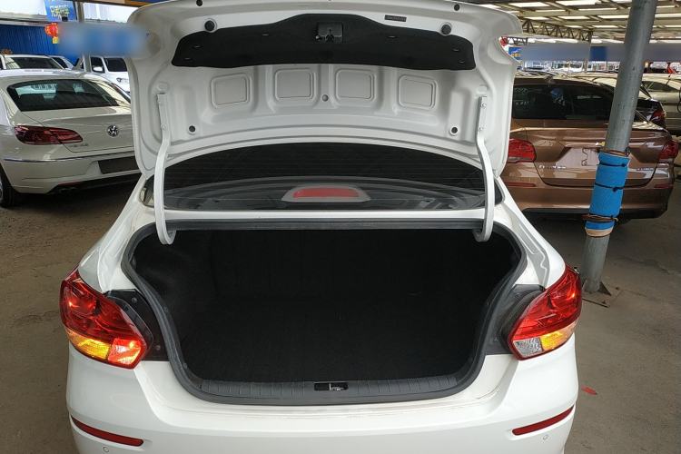 Used Kia Pegas 2019 1.4L Automatic Value Edition National VI Standard Trunk