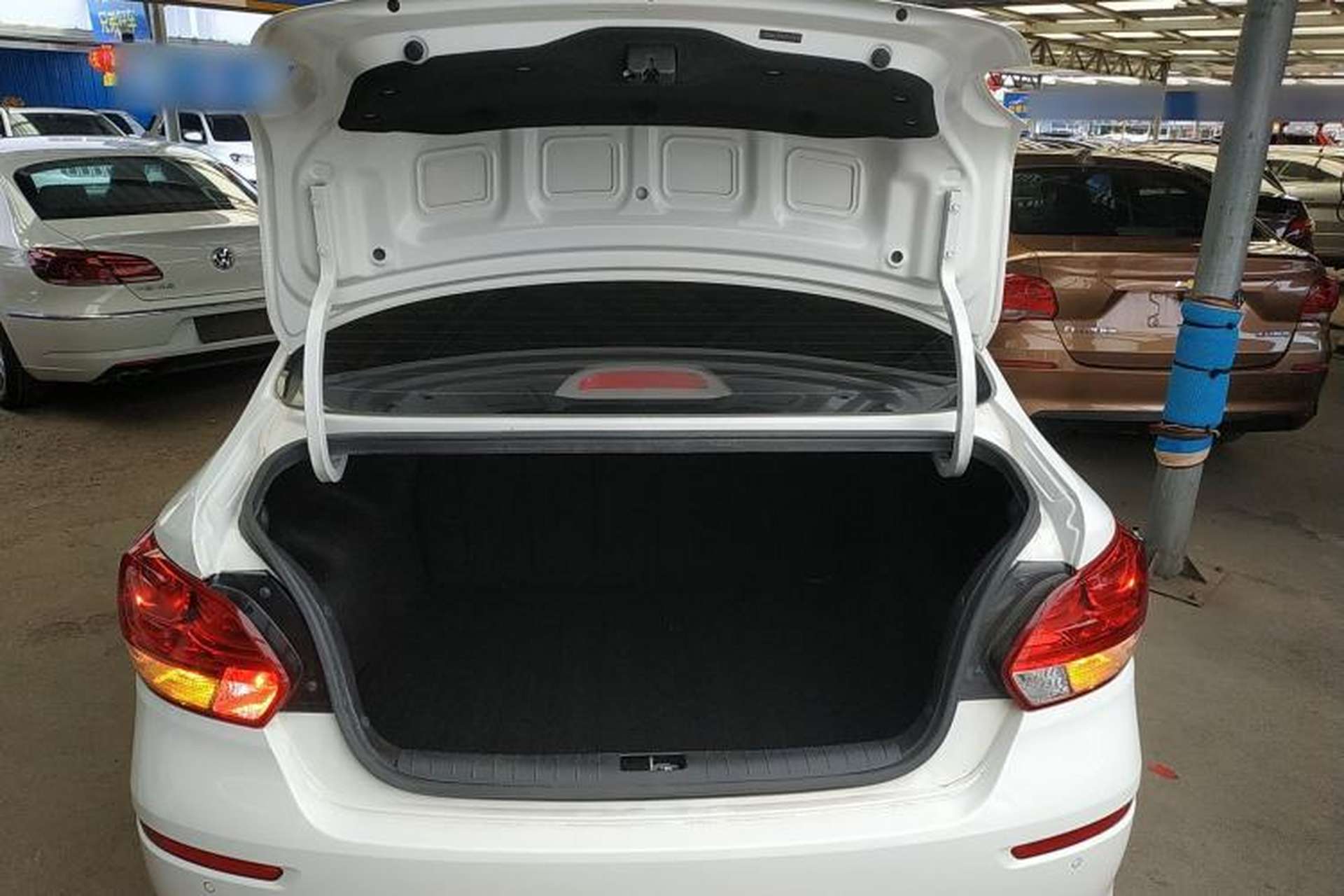 Used Kia Pegas 2019 1.4L Automatic Value Edition National VI Standard Trunk