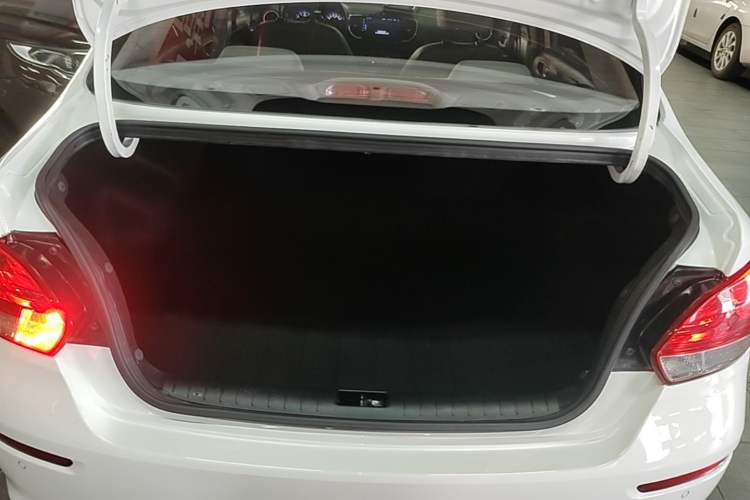 Used Kia Pegas 2019 1.4L Manual Value Edition National VI Standard Trunk