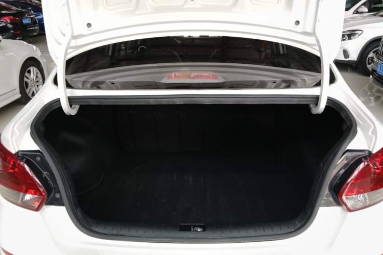 Used Kia Pegas 2019 1.4L Automatic Value Edition National VI Standard Trunk