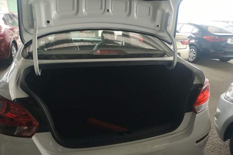Used Kia Pegas 2019 1.4L Manual Value Edition National VI Standard Trunk