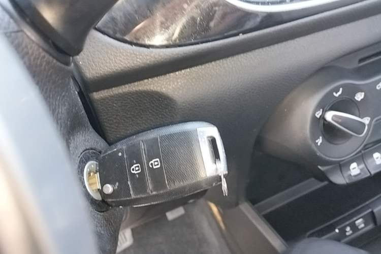 Used Kia Pegas 2019 1.4L Automatic Value Edition National VI Standard Vehicle Key