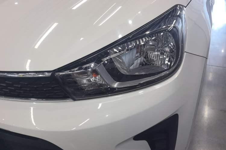 Used Kia Pegas 2020 Revised Version 1.4L Automatic Comfortable with Sunroof Left Front Headlight