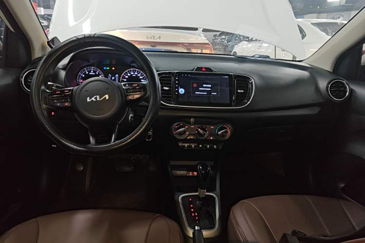 Used Kia Pegas 2020 Revised Version 1.4L Automatic Elite Connect Edition Center Console