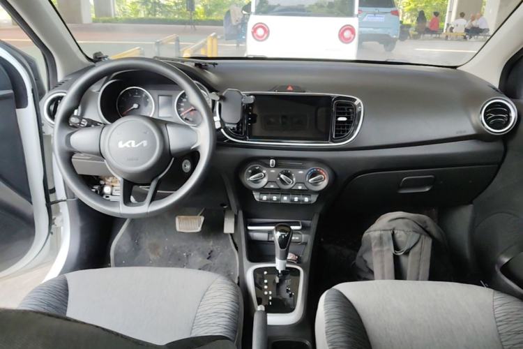 Used Kia Pegas 2020 Revised Version 1.4L Automatic Comfortable with Sunroof Center Console