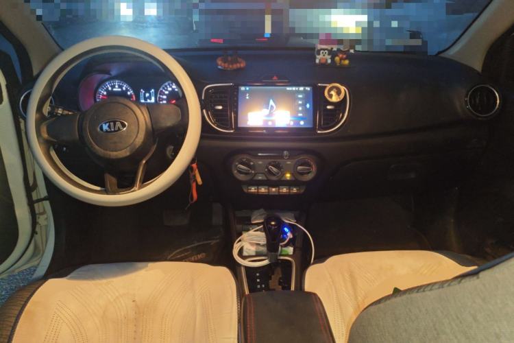 Used Kia Pegas 2020 1.4L Automatic Comfort Version with Sunroof Center Console