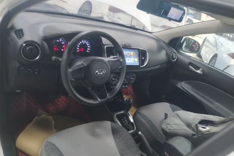 Used Kia Pegas 2020 1.4L Automatic Comfort Version with Sunroof Center Console