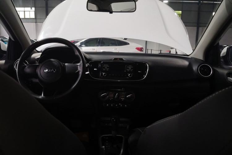 Used Kia Pegas 2020 1.4L Automatic Comfort Version with Sunroof Center Console
