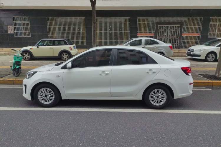 Used Kia Pegas 2020 Revised Version 1.4L Automatic Comfortable with Sunroof Exterior 5