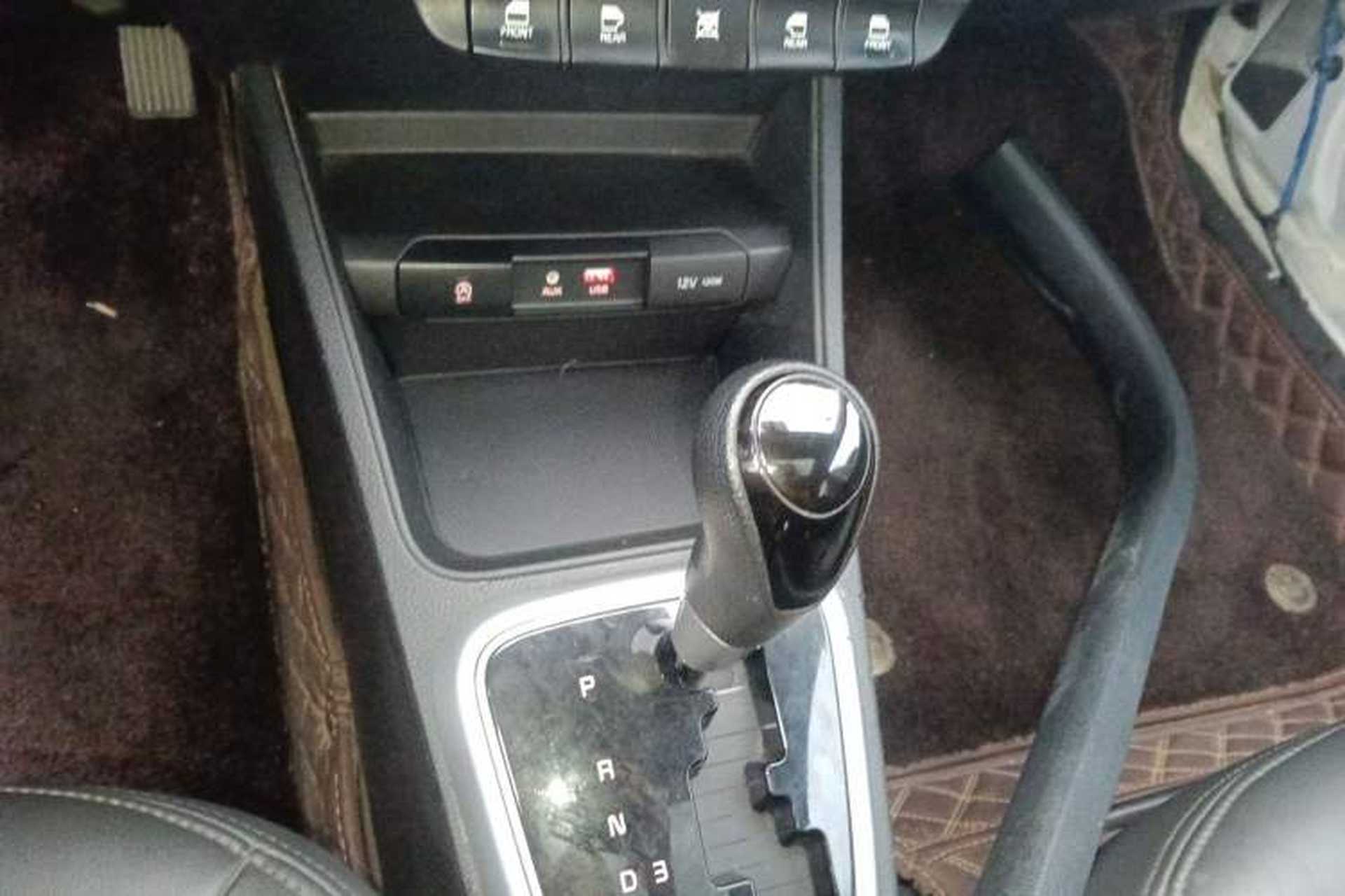 Used Kia Pegas 2020 1.4L Automatic Comfort Version with Sunroof Gear Lever