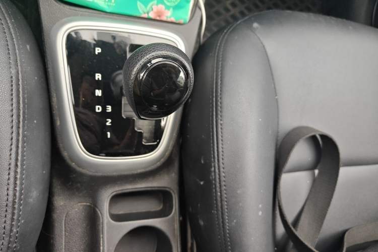 Used Kia Pegas 2020 Revised Version 1.4L Automatic Comfortable with Sunroof Gear Lever