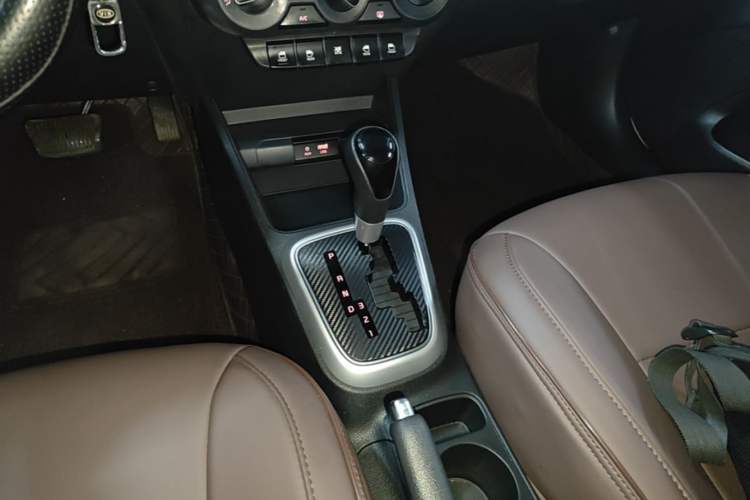 Used Kia Pegas 2020 Revised Version 1.4L Automatic Elite Connect Edition Gear Lever