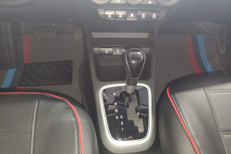 Used Kia Pegas 2020 1.4L Automatic Comfort Version with Sunroof Gear Lever
