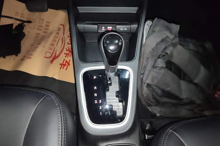 Used Kia Pegas 2020 Revised Version 1.4L Automatic Comfortable with Sunroof Gear Lever