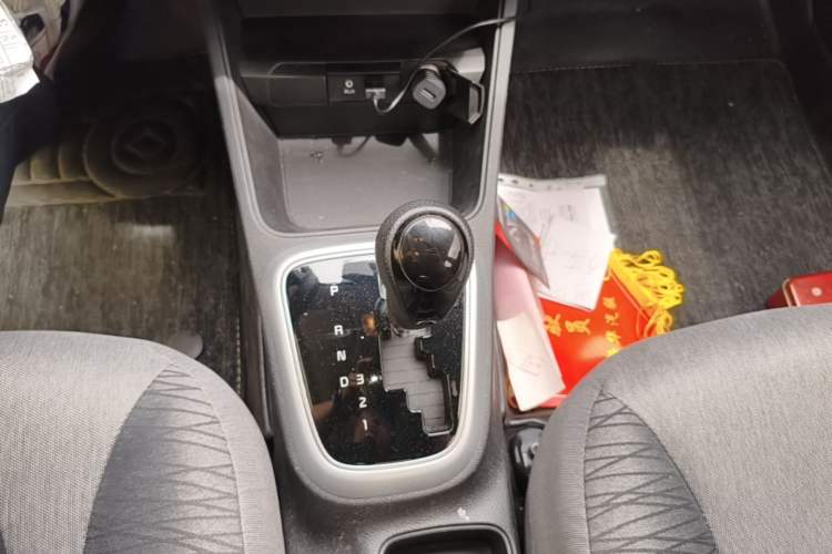 Used Kia Pegas 2020 Revised Version 1.4L Automatic Comfortable with Sunroof Gear Lever