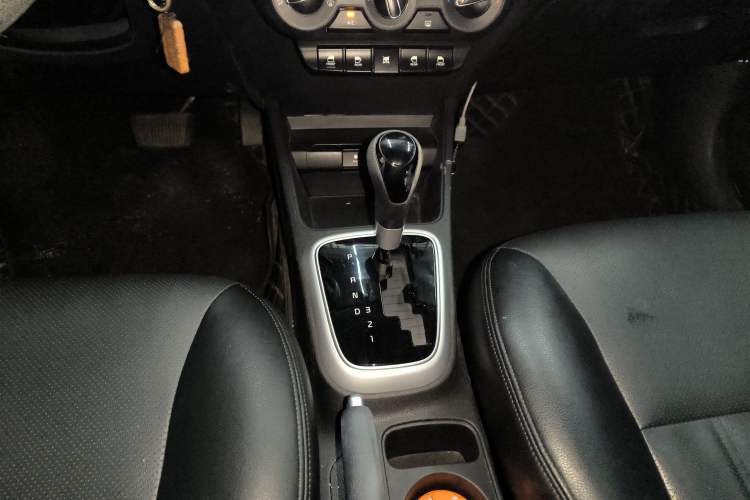 Used Kia Pegas 2020 Revised Version 1.4L Automatic Comfortable with Sunroof Gear Lever