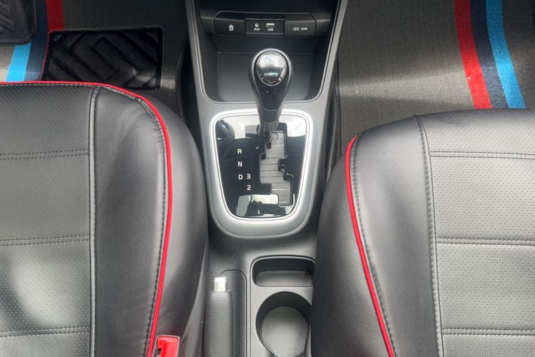 Used Kia Pegas 2020 1.4L Automatic Comfort Version with Sunroof Gear Lever