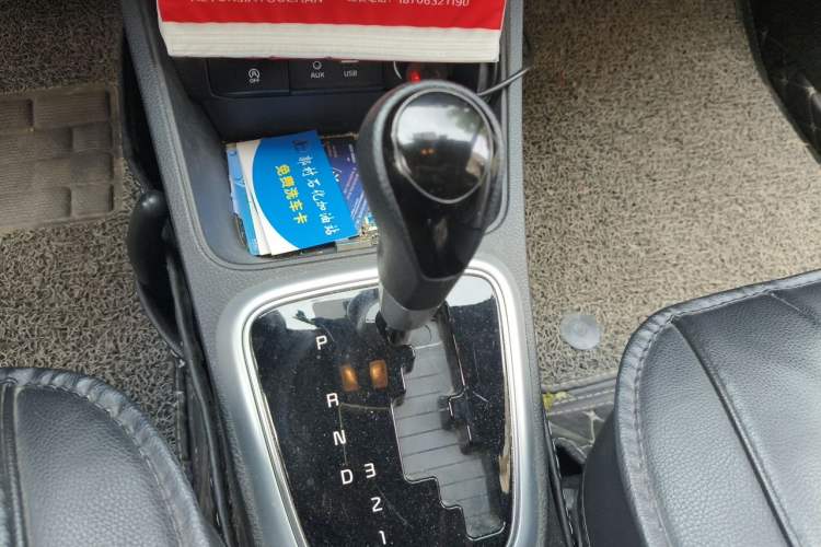 Used Kia Pegas 2020 1.4L Automatic Comfort Version with Sunroof Gear Lever