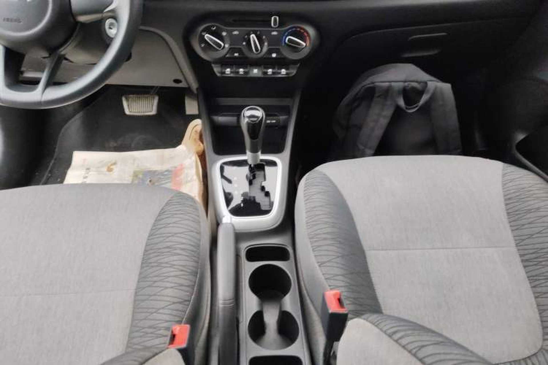 Used Kia Pegas 2020 Revised Version 1.4L Automatic Comfortable with Sunroof Gear Lever
