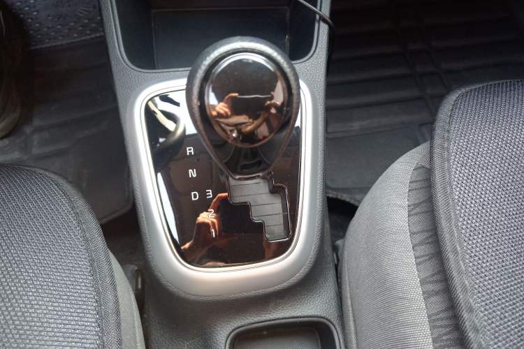 Used Kia Pegas 2020 Revised Version 1.4L Automatic Comfortable with Sunroof Gear Lever