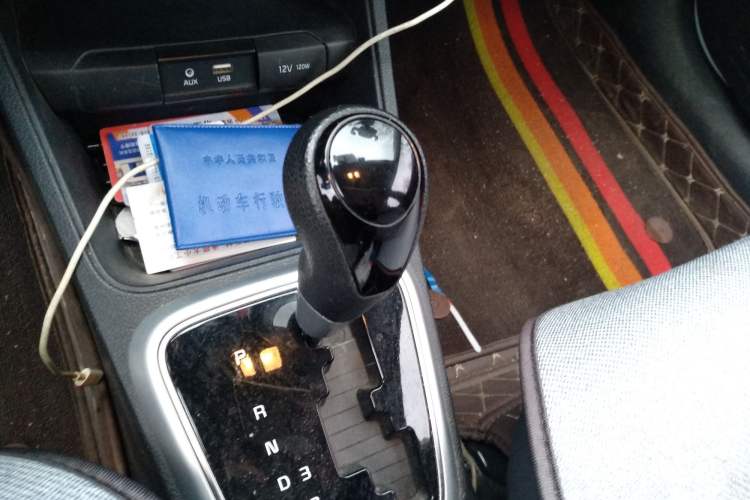 Used Kia Pegas 2020 Revised Version 1.4L Automatic Comfortable with Sunroof Gear Lever