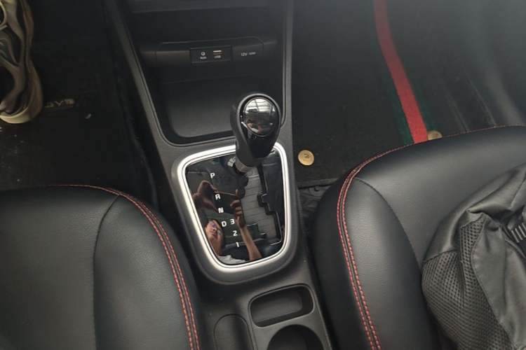 Used Kia Pegas 2020 Revised Version 1.4L Automatic Comfortable with Sunroof Gear Lever