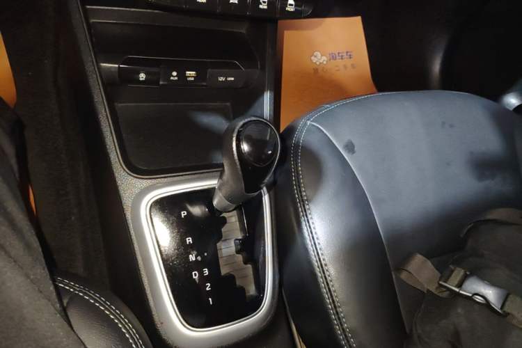 Used Kia Pegas 2020 1.4L Automatic Comfort Version with Sunroof Gear Lever