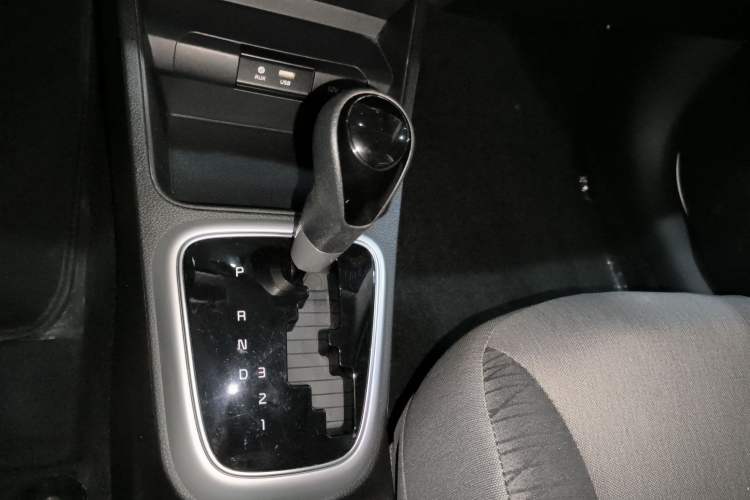 Used Kia Pegas 2020 Revised Version 1.4L Automatic Comfortable with Sunroof Gear Lever