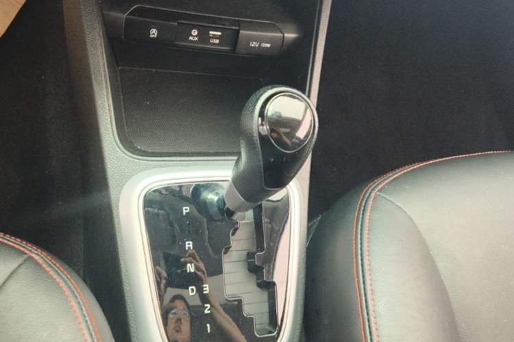 Used Kia Pegas 2020 1.4L Automatic Comfort Version with Sunroof Gear Lever