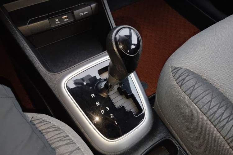 Used Kia Pegas 2020 Revised Version 1.4L Automatic Comfortable with Sunroof Gear Lever