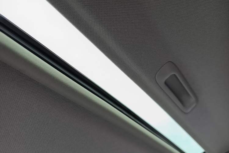 Used Kia Pegas 2020 1.4L Automatic Comfort Version with Sunroof Headliner