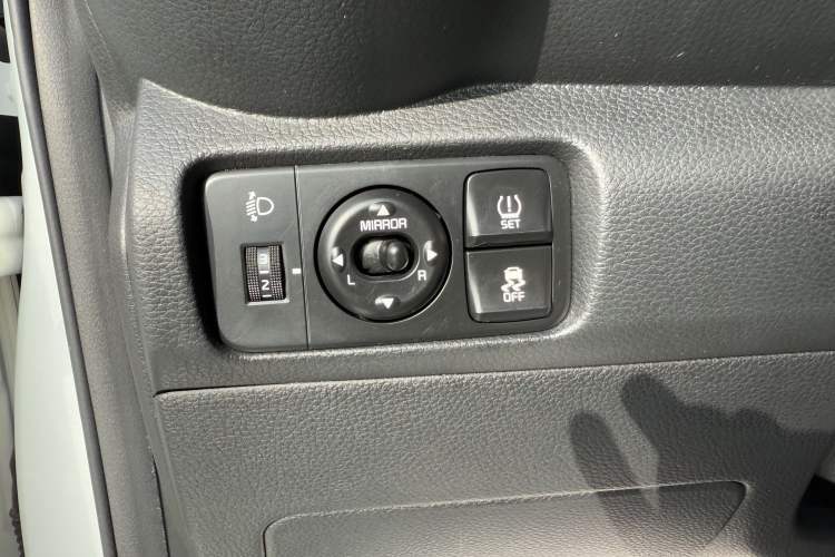 Used Kia Pegas 2020 Revised Version 1.4L Automatic Comfortable with Sunroof Interior 10