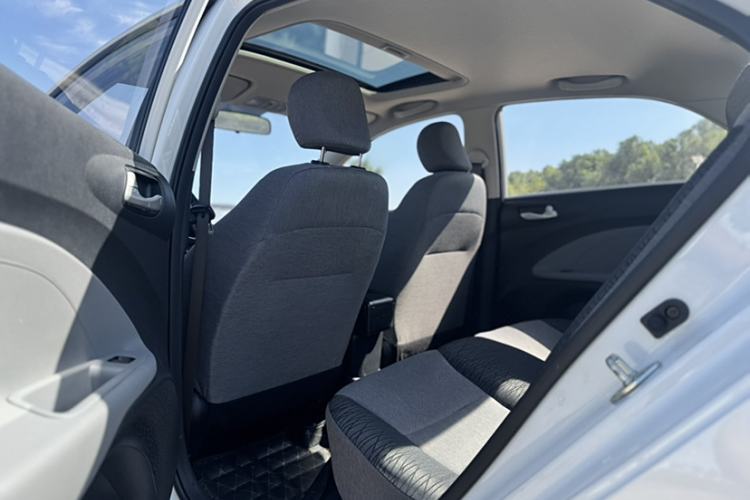 Used Kia Pegas 2020 1.4L Automatic Elite Connect Edition Interior 3