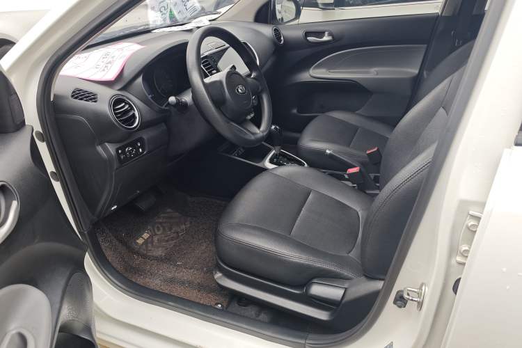 Used Kia Pegas 2020 1.4L Automatic Comfort Version with Sunroof Interior 5