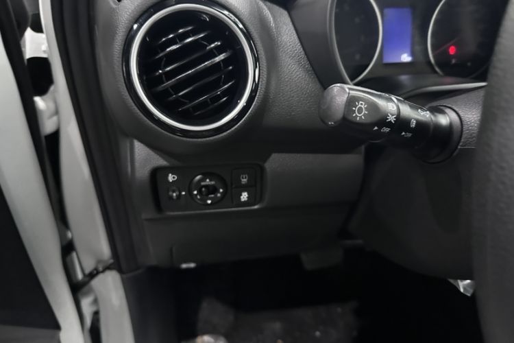Used Kia Pegas 2020 Revised Version 1.4L Automatic Comfortable with Sunroof Interior 7