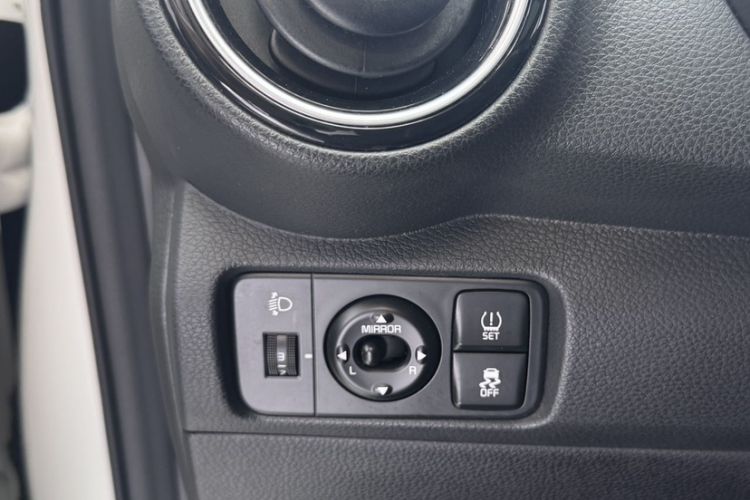Used Kia Pegas 2020 Revised Version 1.4L Automatic Comfortable with Sunroof Interior 9