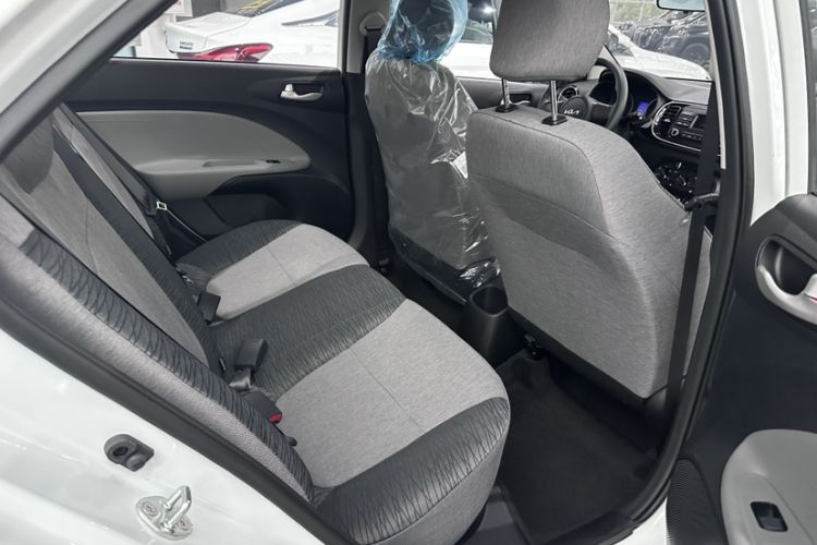 Used Kia Pegas 2020 Revised Version 1.4L Automatic Comfortable with Sunroof Interior 9