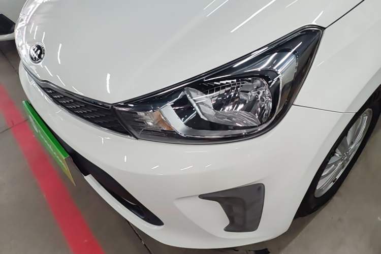 Used Kia Pegas 2020 Revised Version 1.4L Automatic Comfortable with Sunroof Left Front Headlight
