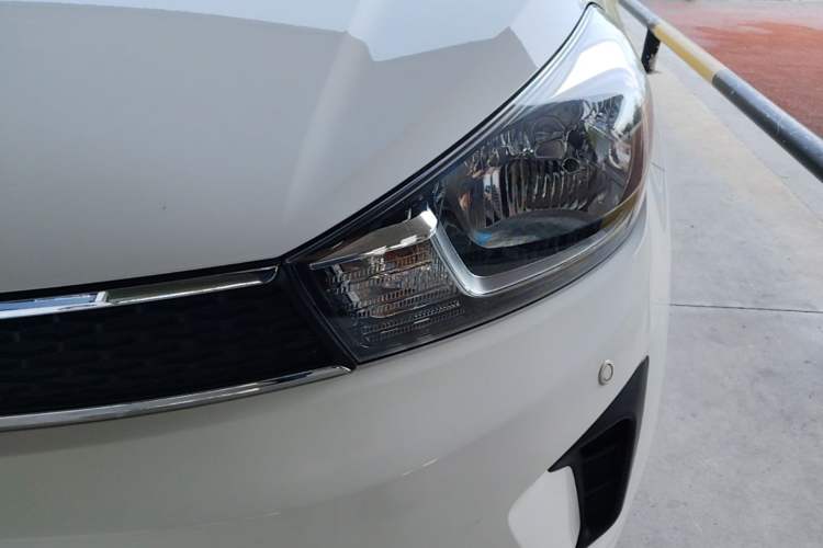 Used Kia Pegas 2020 Revised Version 1.4L Automatic Comfortable with Sunroof Left Front Headlight