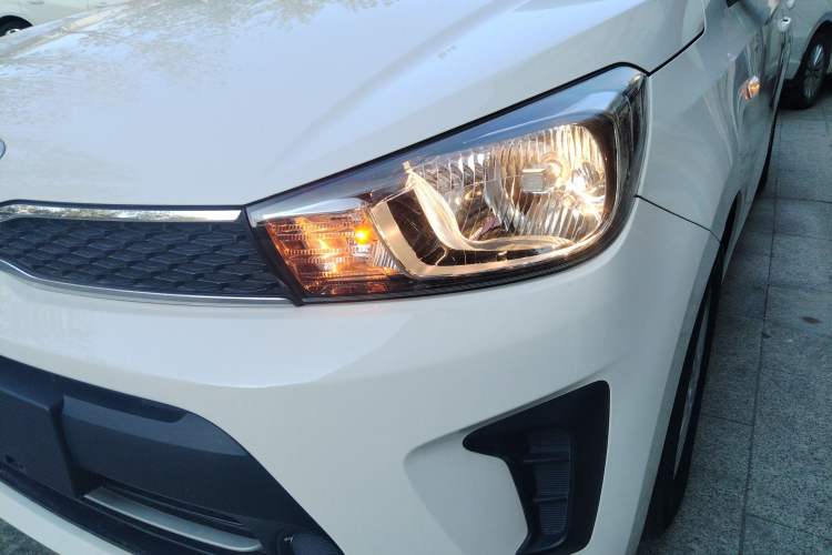 Used Kia Pegas 2020 Revised Version 1.4L Automatic Comfortable with Sunroof Left Front Headlight