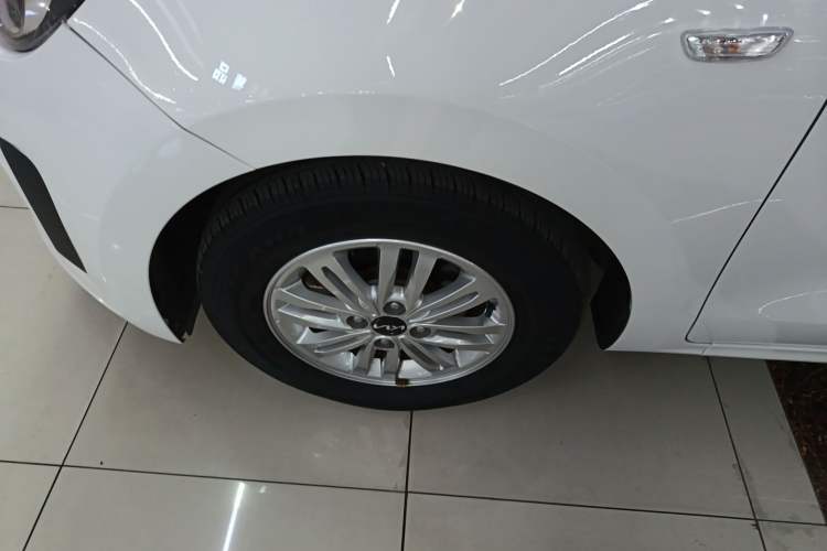 Used Kia Pegas 2020 1.4L Automatic Elite Connect Edition Left Front Wheel Hub