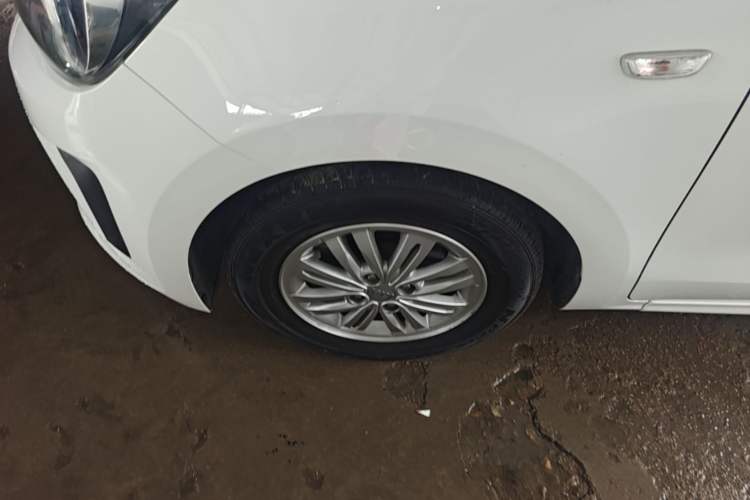 Used Kia Pegas 2020 Revised Version 1.4L Automatic Comfortable with Sunroof Left Front Wheel Hub